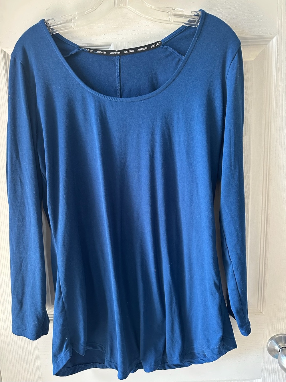 Just Cozy Women's Blue Long-Sleeve Scoop Neck Tee
